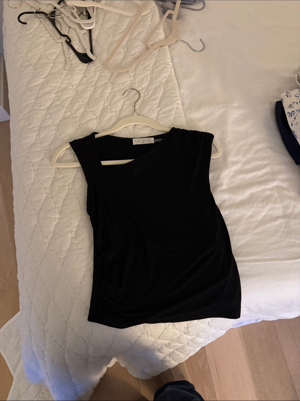 Georgie Black Sleeveless One-Shoulder Tank Top
